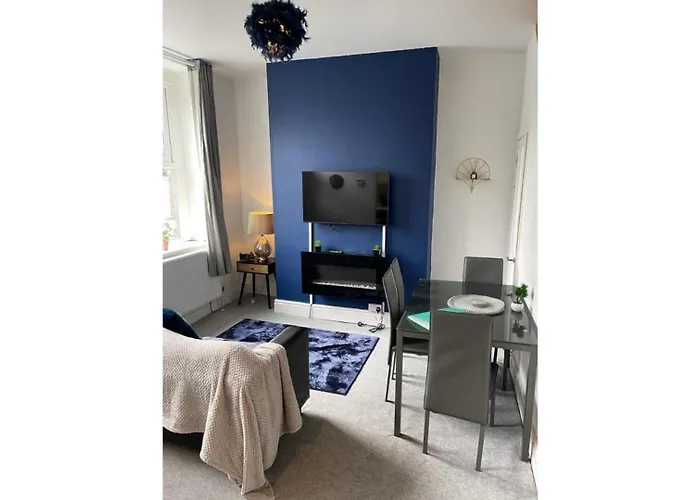 15 Torr Mews, 15 Torr Street