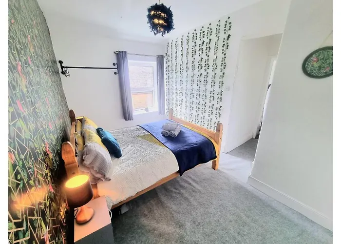 15 Torr Mews, 15 Torr Street